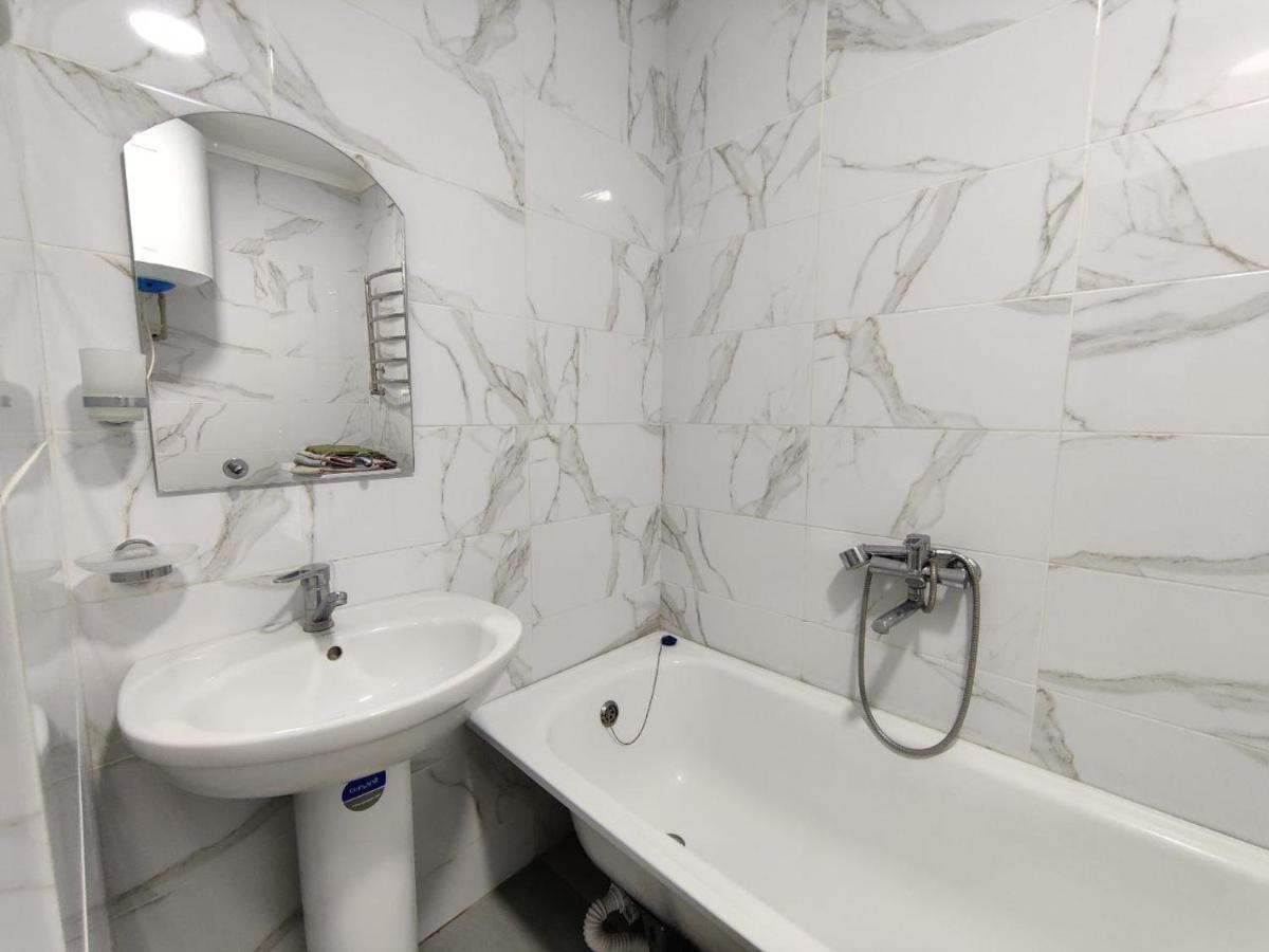 Яновского 1К Apartment โครโปนิตสกี ภายนอก รูปภาพ